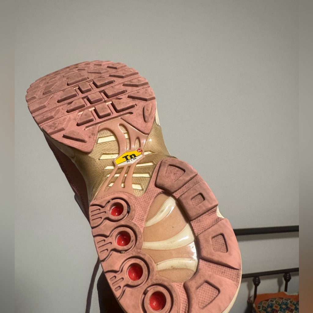 Colorway: Rust Pink/Metallic Rose Gold-Particle Beige